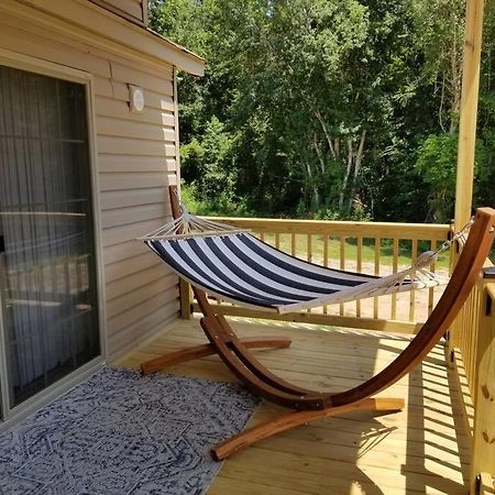 Tiny Home With Hammock Loft Bbq And Yard 凤凰城 外观 照片