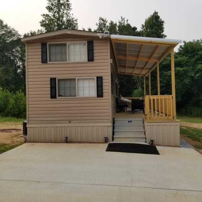 Tiny Home With Hammock Loft Bbq And Yard 凤凰城 外观 照片