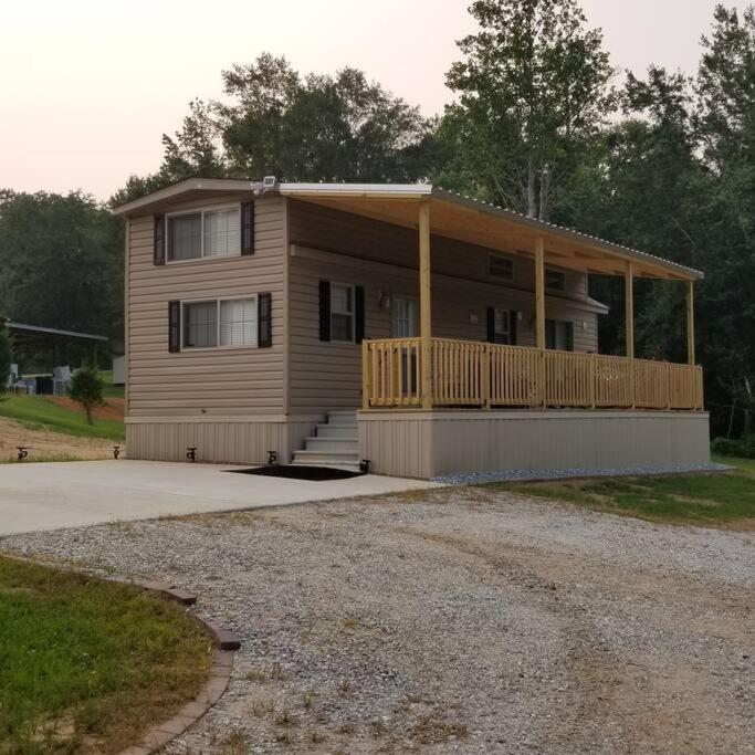 Tiny Home With Hammock Loft Bbq And Yard 凤凰城 外观 照片